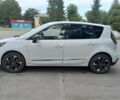 Белый Рено Сценик, объемом двигателя 1.46 л и пробегом 232 тыс. км за 10500 $, фото 1 на Automoto.ua