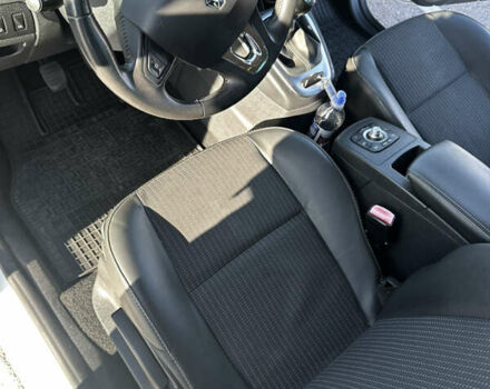 Білий Рено Сценік, об'ємом двигуна 1.46 л та пробігом 172 тис. км за 8150 $, фото 11 на Automoto.ua