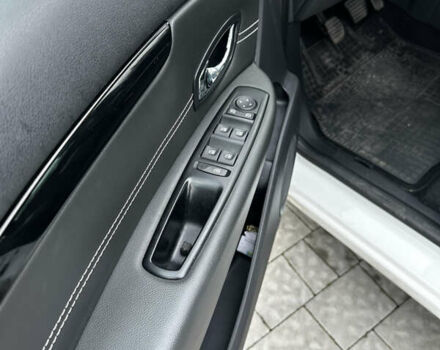 Белый Рено Сценик, объемом двигателя 1.46 л и пробегом 171 тыс. км за 8900 $, фото 11 на Automoto.ua