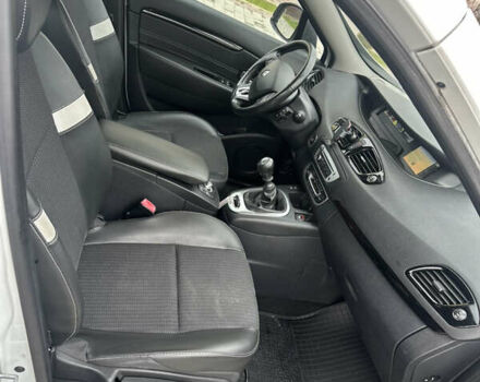 Белый Рено Сценик, объемом двигателя 1.46 л и пробегом 171 тыс. км за 8900 $, фото 9 на Automoto.ua