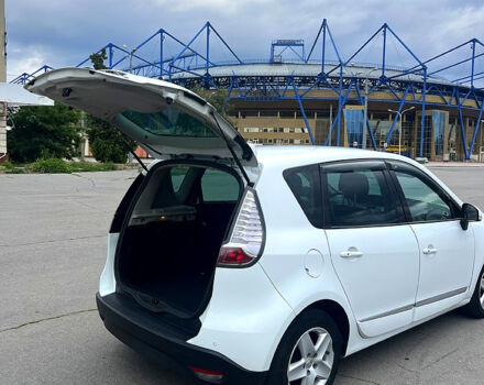 Білий Рено Сценік, об'ємом двигуна 1.5 л та пробігом 325 тис. км за 9400 $, фото 12 на Automoto.ua