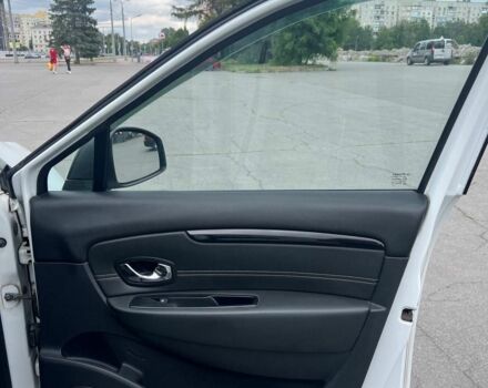 Білий Рено Сценік, об'ємом двигуна 1.46 л та пробігом 330 тис. км за 8900 $, фото 10 на Automoto.ua