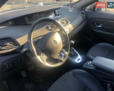 Белый Рено Сценик, объемом двигателя 1.6 л и пробегом 270 тыс. км за 11500 $, фото 13 на Automoto.ua