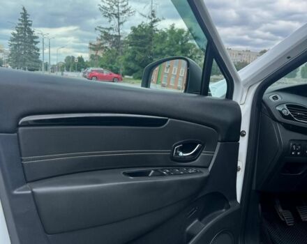 Білий Рено Сценік, об'ємом двигуна 1.46 л та пробігом 330 тис. км за 8900 $, фото 8 на Automoto.ua