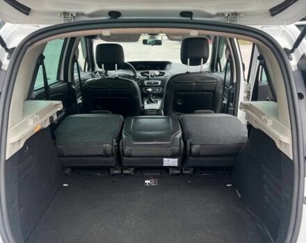 Білий Рено Сценік, об'ємом двигуна 1.46 л та пробігом 330 тис. км за 8900 $, фото 6 на Automoto.ua