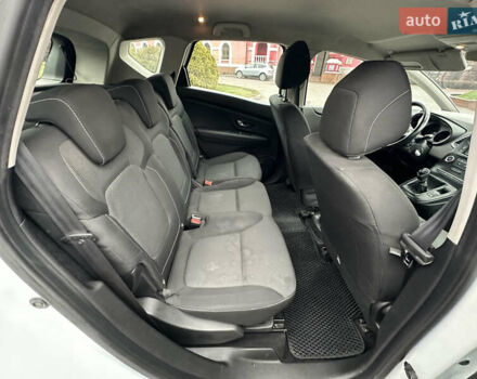 Білий Рено Сценік, об'ємом двигуна 1.5 л та пробігом 176 тис. км за 13300 $, фото 16 на Automoto.ua