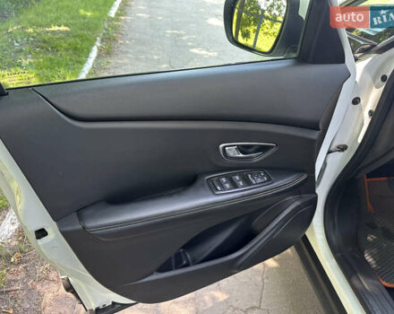 Белый Рено Сценик, объемом двигателя 1.46 л и пробегом 210 тыс. км за 14999 $, фото 47 на Automoto.ua