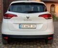 Белый Рено Сценик, объемом двигателя 1.5 л и пробегом 198 тыс. км за 12350 $, фото 3 на Automoto.ua