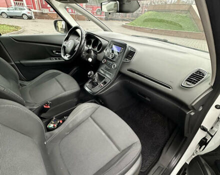 Білий Рено Сценік, об'ємом двигуна 1.5 л та пробігом 176 тис. км за 13300 $, фото 18 на Automoto.ua