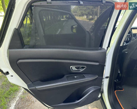 Белый Рено Сценик, объемом двигателя 1.46 л и пробегом 210 тыс. км за 14999 $, фото 48 на Automoto.ua