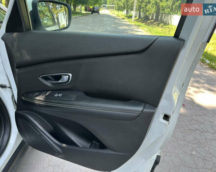 Белый Рено Сценик, объемом двигателя 1.46 л и пробегом 210 тыс. км за 14999 $, фото 49 на Automoto.ua