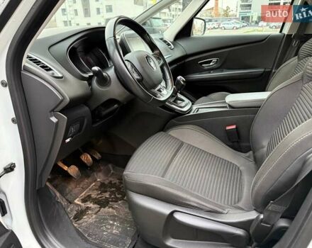 Белый Рено Сценик, объемом двигателя 1.8 л и пробегом 163 тыс. км за 14500 $, фото 16 на Automoto.ua