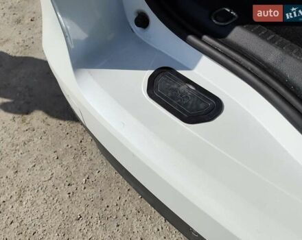 Белый Рено Сценик, объемом двигателя 1.6 л и пробегом 261 тыс. км за 16500 $, фото 15 на Automoto.ua