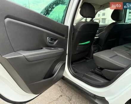 Белый Рено Сценик, объемом двигателя 1.8 л и пробегом 163 тыс. км за 14500 $, фото 11 на Automoto.ua