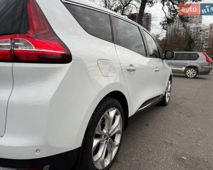 Белый Рено Сценик, объемом двигателя 1.8 л и пробегом 163 тыс. км за 14500 $, фото 8 на Automoto.ua
