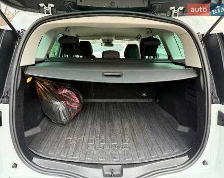 Белый Рено Сценик, объемом двигателя 1.8 л и пробегом 163 тыс. км за 14500 $, фото 9 на Automoto.ua