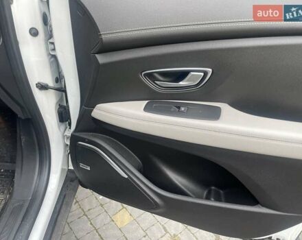 Рено Сценик 2019 в Луцке на Automoto.ua Белый Рено Сценик, объемом двигателя 1.7 л и пробегом 206 тыс. км за 14890 $, фото 23 на Automoto.ua