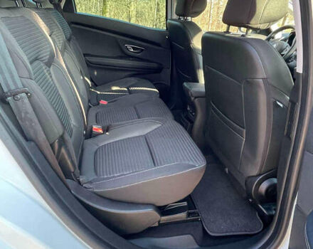 Білий Рено Сценік, об'ємом двигуна 1.7 л та пробігом 230 тис. км за 11800 $, фото 12 на Automoto.ua