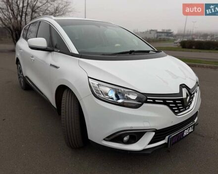 Белый Рено Сценик, объемом двигателя 1.8 л и пробегом 230 тыс. км за 16800 $, фото 14 на Automoto.ua