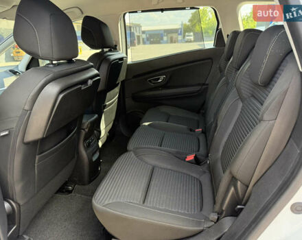 Белый Рено Сценик, объемом двигателя 1.7 л и пробегом 140 тыс. км за 16750 $, фото 33 на Automoto.ua