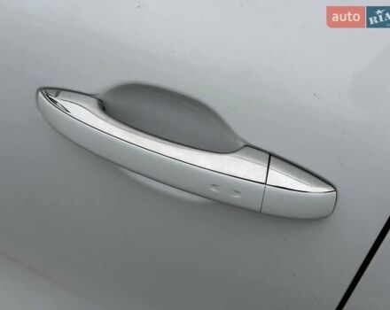 Белый Рено Сценик, объемом двигателя 1.8 л и пробегом 230 тыс. км за 16800 $, фото 29 на Automoto.ua