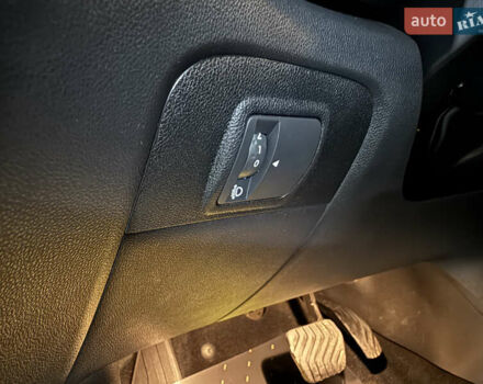 Белый Рено Сценик, объемом двигателя 1.8 л и пробегом 174 тыс. км за 18500 $, фото 30 на Automoto.ua