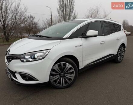 Белый Рено Сценик, объемом двигателя 1.8 л и пробегом 230 тыс. км за 16800 $, фото 9 на Automoto.ua
