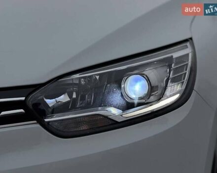 Белый Рено Сценик, объемом двигателя 1.8 л и пробегом 230 тыс. км за 16800 $, фото 5 на Automoto.ua