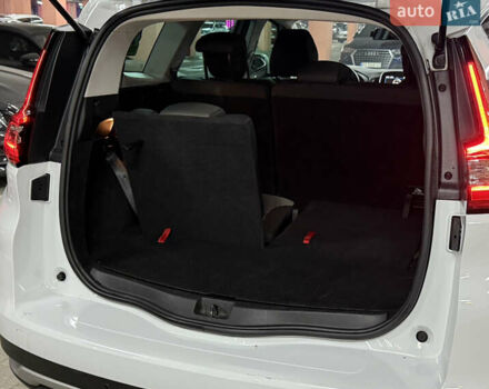 Белый Рено Сценик, объемом двигателя 1.8 л и пробегом 174 тыс. км за 18500 $, фото 12 на Automoto.ua