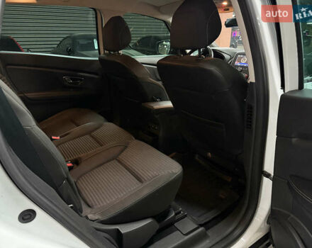 Белый Рено Сценик, объемом двигателя 1.8 л и пробегом 174 тыс. км за 18500 $, фото 34 на Automoto.ua