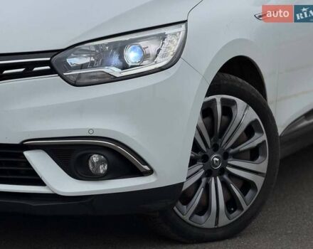 Белый Рено Сценик, объемом двигателя 1.8 л и пробегом 230 тыс. км за 16800 $, фото 4 на Automoto.ua