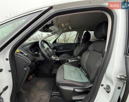 Белый Рено Сценик, объемом двигателя 1.8 л и пробегом 230 тыс. км за 16800 $, фото 30 на Automoto.ua