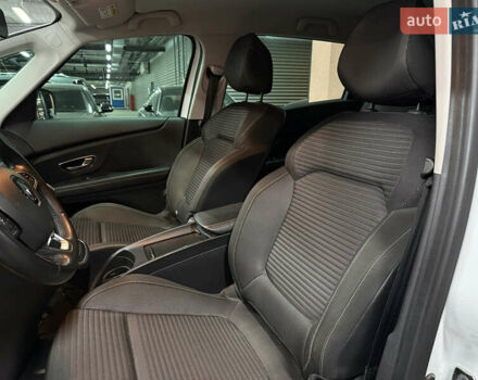 Белый Рено Сценик, объемом двигателя 1.8 л и пробегом 174 тыс. км за 18500 $, фото 18 на Automoto.ua