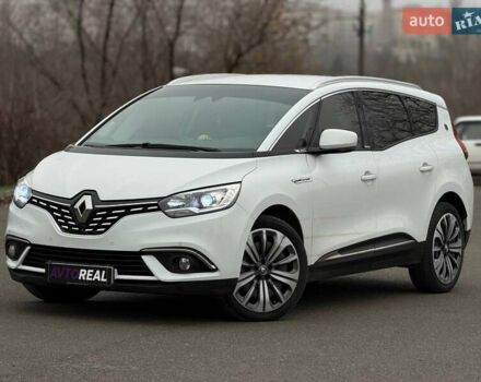 Белый Рено Сценик, объемом двигателя 1.8 л и пробегом 230 тыс. км за 16800 $, фото 1 на Automoto.ua
