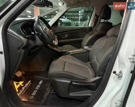 Белый Рено Сценик, объемом двигателя 1.8 л и пробегом 174 тыс. км за 18500 $, фото 17 на Automoto.ua