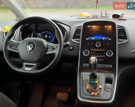 Белый Рено Сценик, объемом двигателя 1.8 л и пробегом 230 тыс. км за 16800 $, фото 38 на Automoto.ua