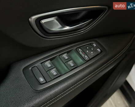 Белый Рено Сценик, объемом двигателя 1.8 л и пробегом 174 тыс. км за 18500 $, фото 15 на Automoto.ua