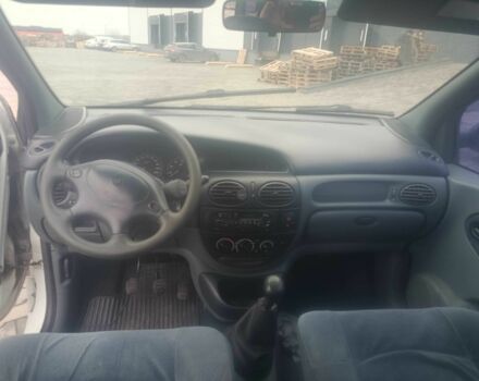 Білий Рено Сценік, об'ємом двигуна 1.6 л та пробігом 235 тис. км за 1400 $, фото 10 на Automoto.ua