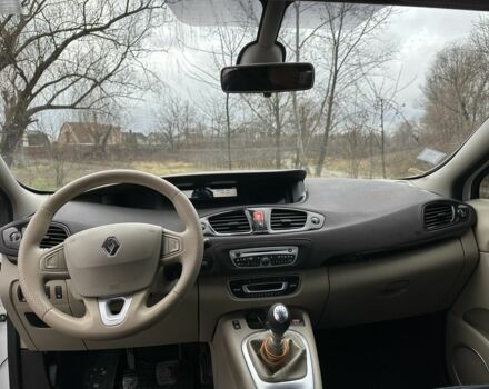 Білий Рено Сценік, об'ємом двигуна 1.6 л та пробігом 309 тис. км за 6200 $, фото 5 на Automoto.ua