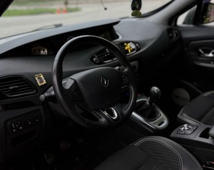 Белый Рено Сценик, объемом двигателя 1.6 л и пробегом 207 тыс. км за 8800 $, фото 7 на Automoto.ua