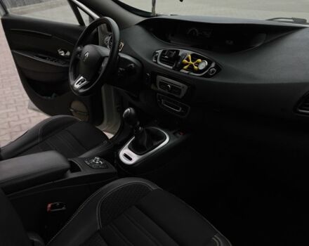 Белый Рено Сценик, объемом двигателя 1.6 л и пробегом 207 тыс. км за 8800 $, фото 5 на Automoto.ua