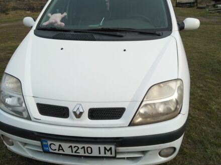 Белый Рено Сценик, объемом двигателя 1.6 л и пробегом 320 тыс. км за 4700 $, фото 1 на Automoto.ua