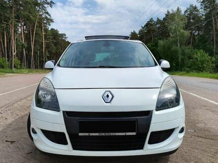 Рено Сценик 2010 в Чернигове на Automoto.ua Белый Рено Сценик, объемом двигателя 1.46 л и пробегом 380 тыс. км за 6800 $, фото 1 на Automoto.ua