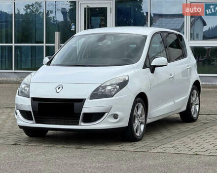 Белый Рено Сценик, объемом двигателя 1.5 л и пробегом 179 тыс. км за 7800 $, фото 1 на Automoto.ua