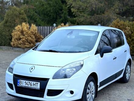 Рено Сценік 2010 у Каменке на Automoto.ua Білий Рено Сценік, об'ємом двигуна 1.5 л та пробігом 218 тис. км за 6300 $, фото 1 на Automoto.ua
