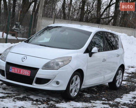 Білий Рено Сценік, об'ємом двигуна 2 л та пробігом 222 тис. км за 6500 $, фото 1 на Automoto.ua