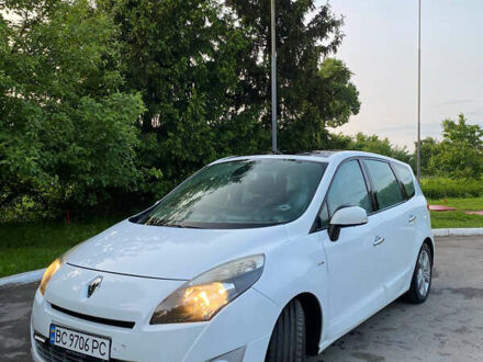 Рено Сценик 2010 в Львове на Automoto.ua Белый Рено Сценик, объемом двигателя 1.46 л и пробегом 230 тыс. км за 8800 $, фото 1 на Automoto.ua
