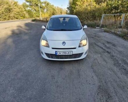 Білий Рено Сценік, об'ємом двигуна 1.5 л та пробігом 150 тис. км за 8700 $, фото 1 на Automoto.ua