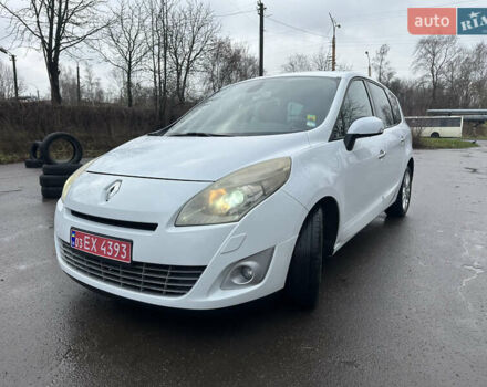 Белый Рено Сценик, объемом двигателя 1.4 л и пробегом 180 тыс. км за 5900 $, фото 1 на Automoto.ua