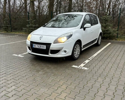 Белый Рено Сценик, объемом двигателя 1.46 л и пробегом 294 тыс. км за 6890 $, фото 1 на Automoto.ua